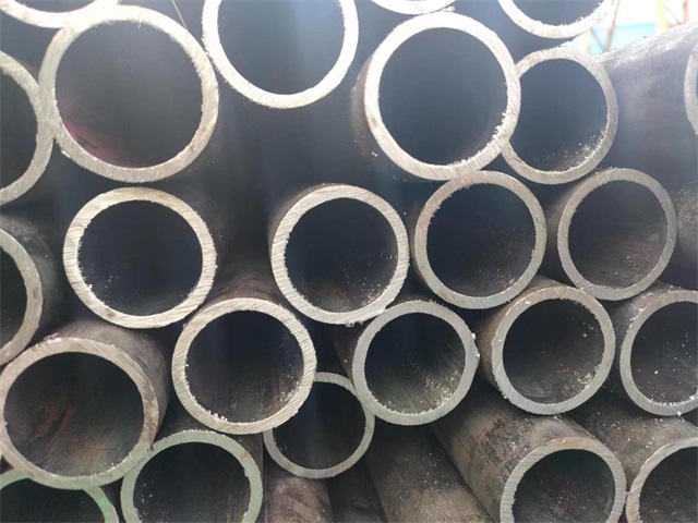 九江10#结构用无缝钢管